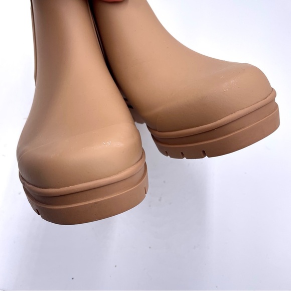 NEW Everlane Tawny Brown Tan Chelsea Rain Boot in Size 6 - Picture 3 of 11
